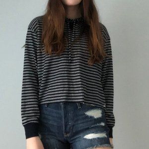 Navy Blue and White Hollister Sweater